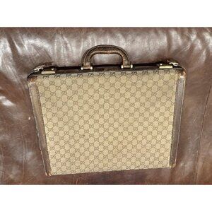AUTH Vintage Gucci Trunk, Briefcase, RARE VINTAGE, Leather! Collectible! Classic